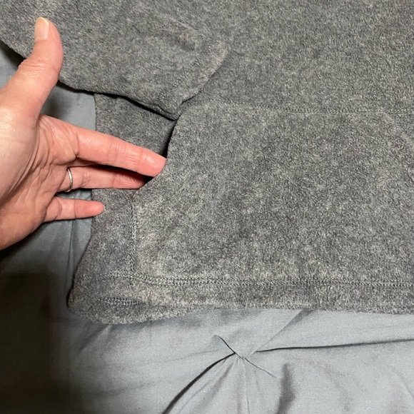 Children’s Place fleece sweater 5T boy - Picture 4 of 4